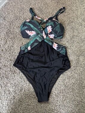 Cupshe Black Floral Cutout One-Piece Swimsuit